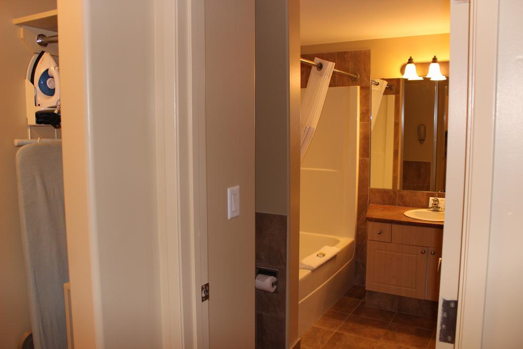 Clearwater Hotel Ltd Fort Mcmurray Ngoại thất bức ảnh