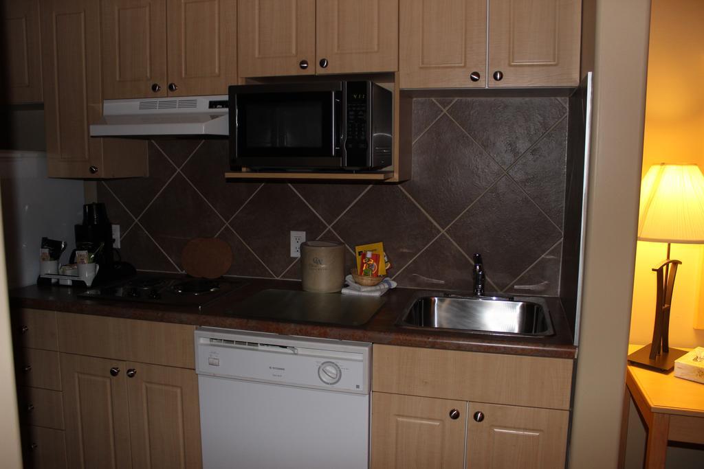 Clearwater Hotel Ltd Fort Mcmurray Ngoại thất bức ảnh